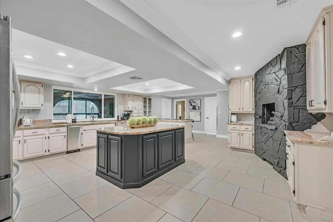 High-End 5 Bedroom Villa W Pool, Gym, Hot Tub, Games Las Vegas Verenigde Staten