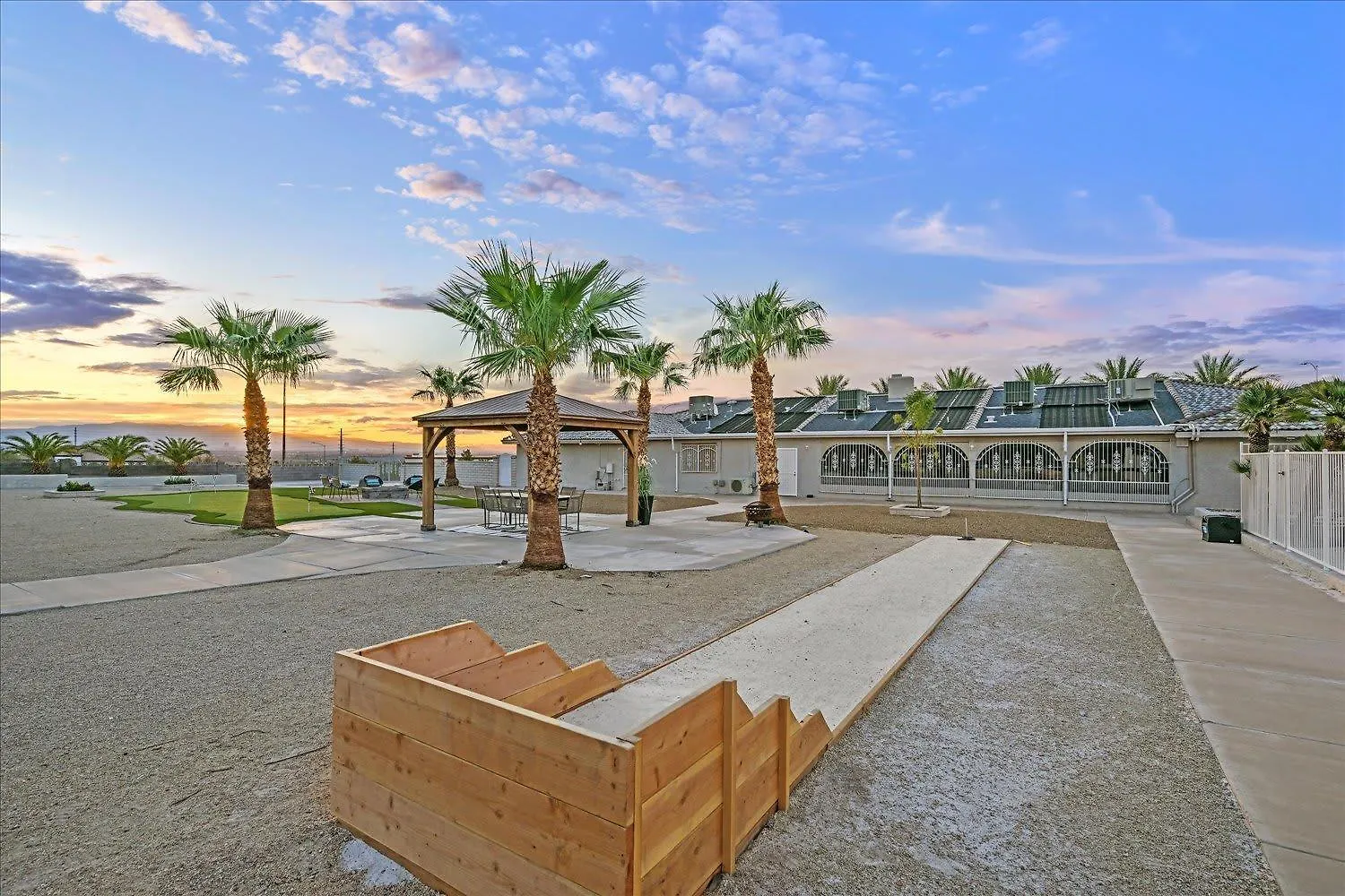 High-End 5 Bedroom Villa W Pool, Gym, Hot Tub, Games Las Vegas Vakantiehuis